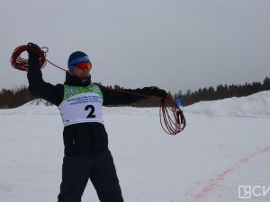 В Нерюнгри при сильном ветре и снегопаде прошли соревнования по метанию аркана
