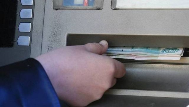 Мужчина украл свыше 100 тысяч у друга-вахтовика