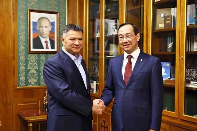 Глава Якутии поблагодарил Андрея Тарасенко за годы работы Председателем Правительства республики