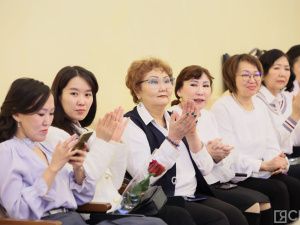 Сотрудники ЗАГСа в Якутии отметили профессиональный праздник