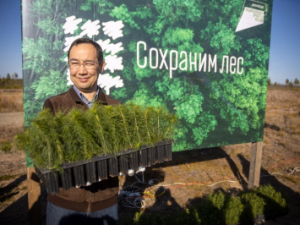 Айсен Николаев принял участие во Всероссийской акции «Сохраним лес»