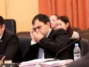 Депутат Якутгордумы оказался халявщиком!