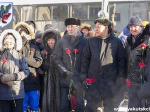 В Якутске возложили цветы к памятнику воинам-интернационалистам