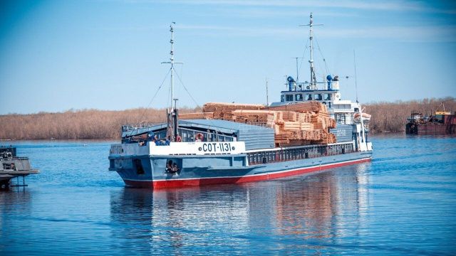 В Якутии продолжается арктическая навигация