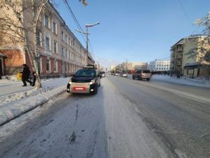 В Якутске водитель совершил наезд на девятилетнюю девочку и ее маму