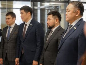 Евгений Григорьев поздравил коллектив Мархинской школы №1 с открытием дополнительного здания