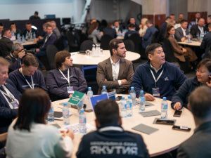 Айсен Николаев принимает участие в программе обучения управленческих команд в Салехарде