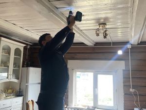 В Таттинском районе продолжается установка автономных дымовых пожарных извещателей