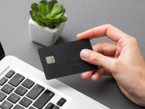 За прошедшие выходные якутяне отправили мошенникам миллион рублей