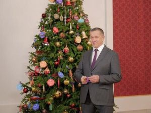 Поздравление Заместителя Председателя Правительства Российской Федерации – полномочного представителя Президента Российской Федерации в Дальневосточном федеральном округе Юрия Петровича Трутнева с Новым годом