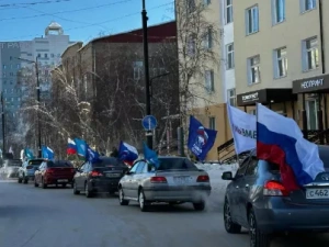 В Якутске прошел патриотический автопробег в преддверии Дня защитника Отечества