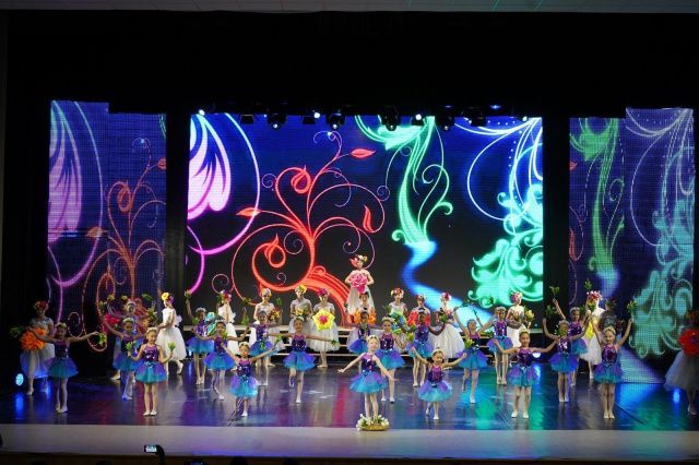 Ансамбль «Тетрис» представил шоу-концерт «ЯРКО» 