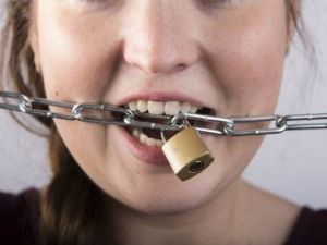 Жительница Ленска ответит в суде за нападение на сотрудника ГИБДД