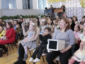Профсоюзная елка вновь собрала детей активистов