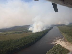 Глава Якутии встретился с огнеборцами в Верхневилюйском районе