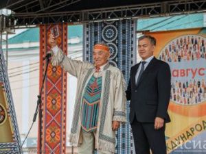 Афанасий Владимиров поздравил коренные народы республики с праздником