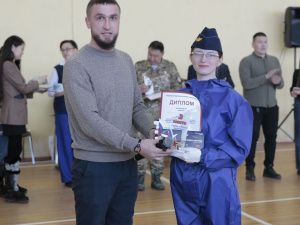 Федерация профсоюзов Якутии организовала смотр строевой подготовки среди работающей молодежи