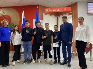 Более 50 молодых якутян получили паспорта в День государственности