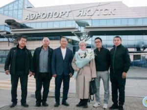 Чемпионка мира прилетела в Якутск: Она проведет суперматч с Матреной Ноговицыной