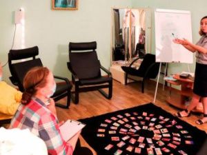 Психологи уголовно-исполнительной инспекции в работе с осужденными применяют метафорические ассоциативные карты