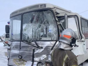 По факту столкновения КамАЗа и автобуса прокуратура начала проверку