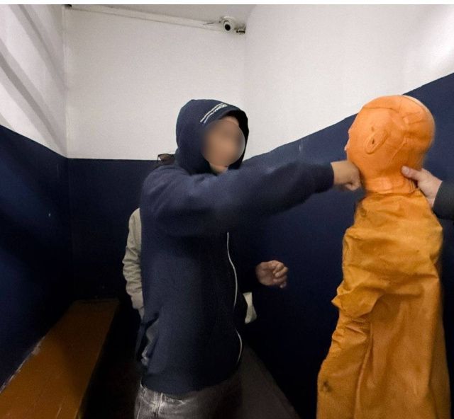 В Якутске пьяный мужчина избил полицейского