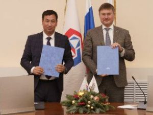 Компания АЛРОСА и профсоюз «Профалмаз» подписали в городе Мирном новый коллективный договор на 2023-2025 годы. Помимо новых обязательств, удалось сохранить все социальные гарантии и льготы, которые сотрудники компании получали ранее 