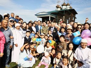 Айсен Николаев и жители Усть-Алданского района почтили память героев Баягантайского наслега  