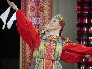 Ансамбль «Сюрприз» представил программу «Узоры единства»
