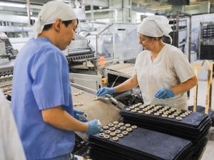 Сардана Авксентьева посетила предприятия пищевой промышленности Якутска