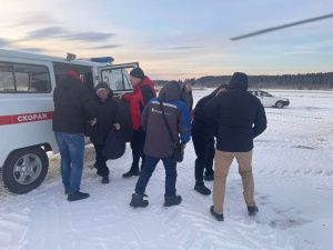 Пострадавших от нападения медведя в Ленском районе направили в Москву для дальнейшего лечения