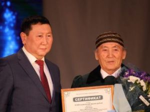 Павлу Харитонову – Ойуку присвоено почетное звание «Народный писатель Якутии»