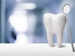 Суд взыскал с врача стоматолога-ортопеда 900 тыс. рублей за некачественные услуги