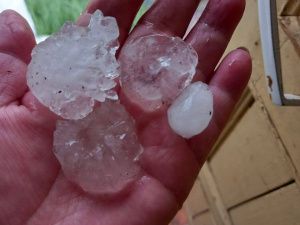 Казусы погоды: в Якутии выпал град при температуре выше 30 градусов