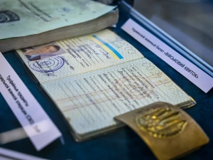 В день проведения антифашистского форума открылась выставка «Время Героев»