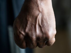 Житель Якутска избил женщину до смерти и пытался свалить вину на незнакомца: Присяжные заседатели вынесли приговор