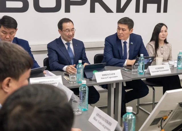 Айсен Николаев встретился с разработчиками искусственного интеллекта в Якутии