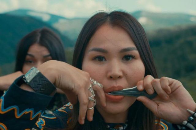 Популярная музыкальная группа OTYKEN спела на якутском языке