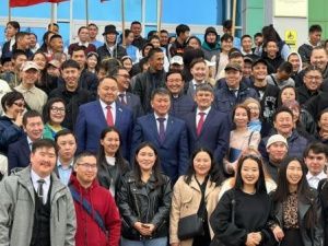 Альберт Семенов поздравил с началом учебного года студентов АГАТУ