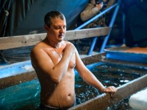 У главы кабмина Якутии Солодова спрашивают о семье и стоимости Аал Луук Мас