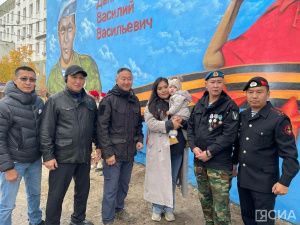 «Папа теперь в мультике»: в Якутске появился мурал с изображением участника СВО Василия Данилова