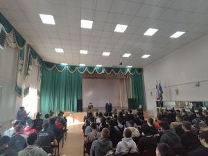 Герой России Николай Евдокимов встретился с учащимися школ Якутска и студентами Якутского промышленного техникума  