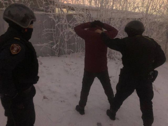 Росгвардейцы задержали жителя Якутска, подозреваемого в угоне автомашины