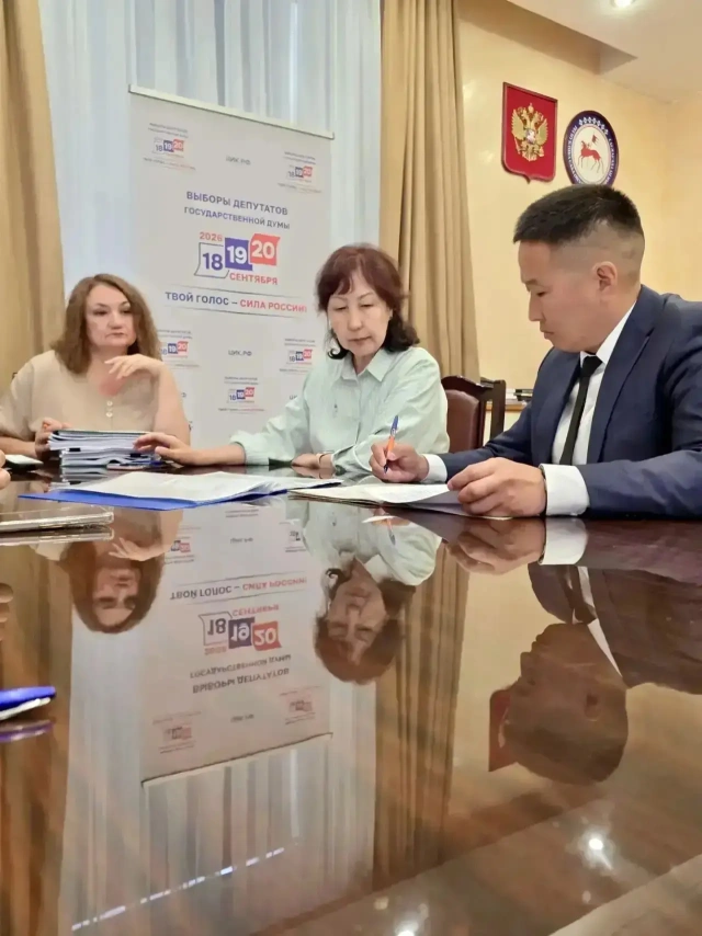 Петр Шамаев подал документы на выдвижение кандидатом в депутаты Государственной Думы Федерального Собрания Российской Федерации IX созыва по Якутскому одномандатному избирательному округу № 29 от Единой России