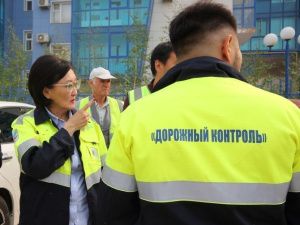 Сардана Авксентьева проверила ход капитального ремонта улиц в 203 микрорайоне, Строительном и Сайсарском округах