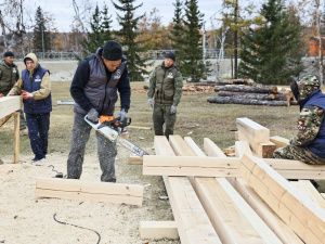 Новое жилье для пострадавших от паводка строят в Намском районе Якутии