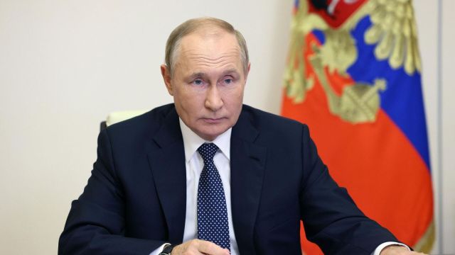Путин наградил якутян