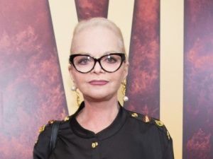 Люди массово возвращают билеты на выступления Долиной