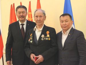 Коммунисты Якутии продолжают активную борьбу с именем Ленина на устах