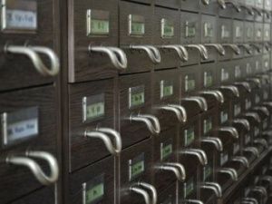 Юрий Куприянов поздравил работников архивного дела